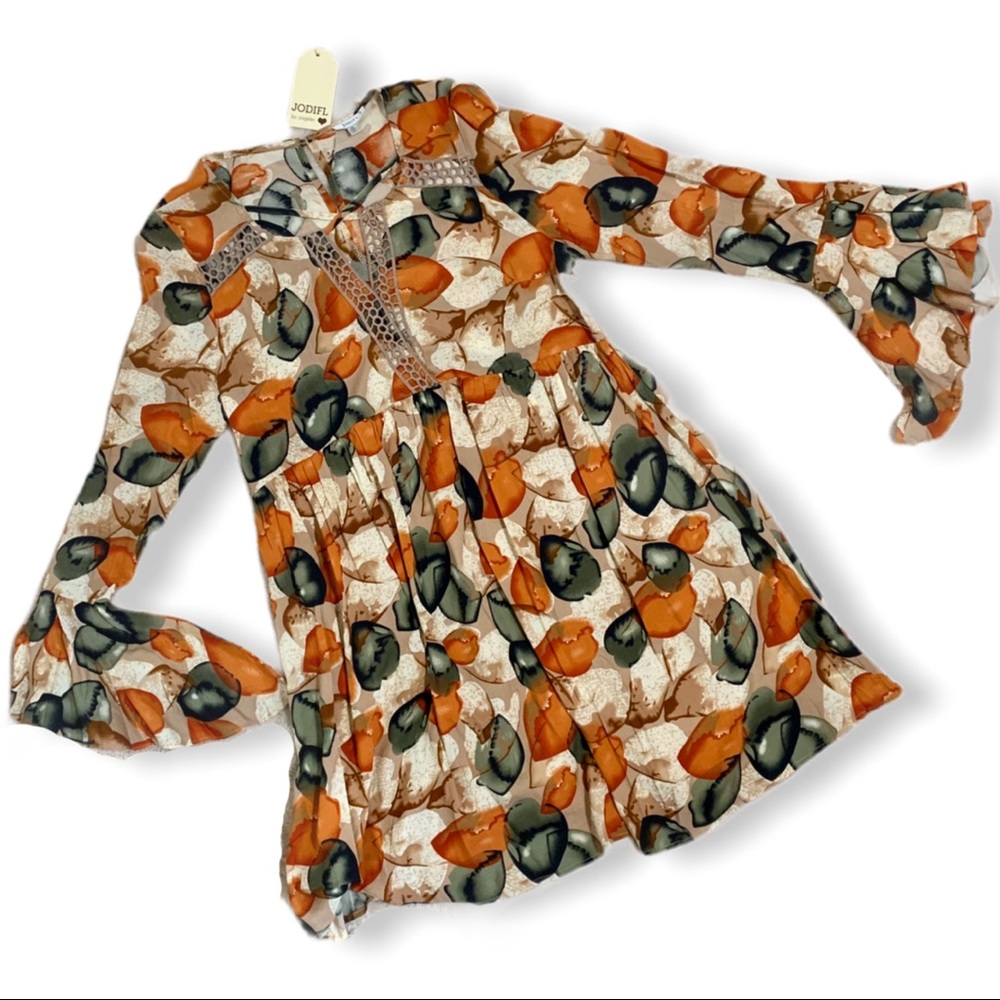 NWT Beautiful JODIFL lined dress with bell sleeves